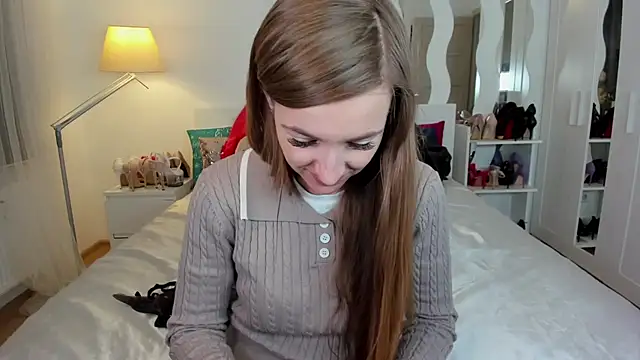 KateRedgar online show from 03-12-25, 07:06