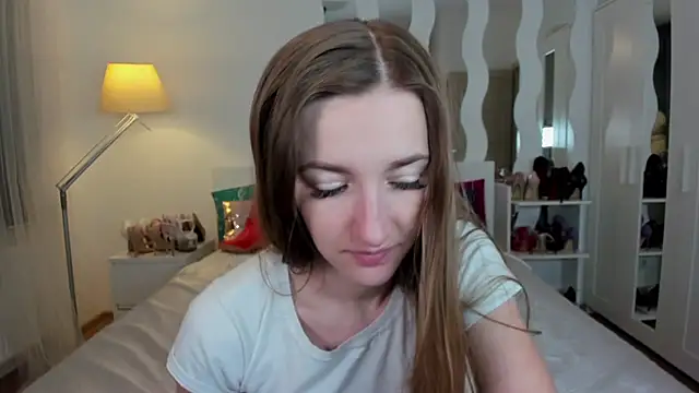 KateRedgar online show from 03-18-25, 04:48