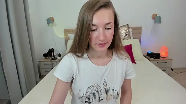 KateRedgar online show from 10-29-25, 01:57