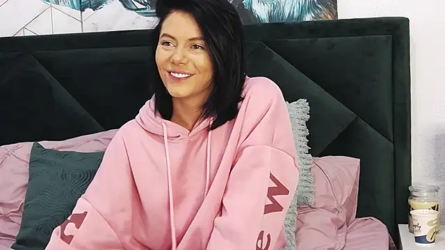 Snapshot of tanyagrey chatting on 12-17-24, 01:27 tanyagrey online show from 12-17-24, 01:27