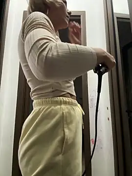 Snapshot of tanyagrey chatting on 10-08-25, 05:38 tanyagrey online show from 10-08-25, 05:38