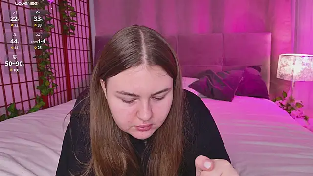 Mia  Peach online show from 02-21-25, 09:00