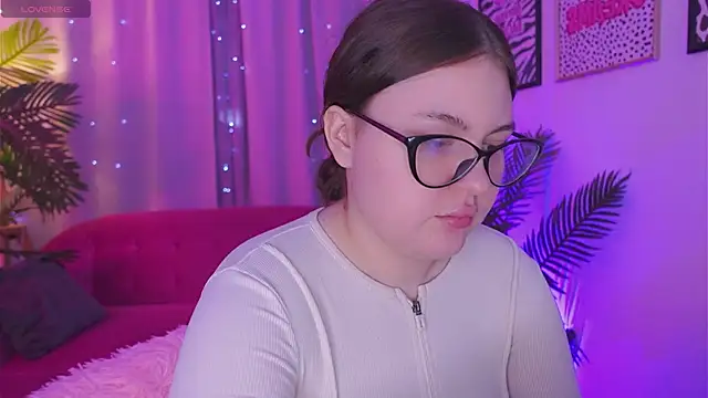 Mia  Peach online show from 03-18-25, 12:05