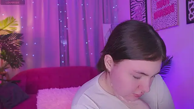 Mia  Peach online show from 03-18-25, 03:09