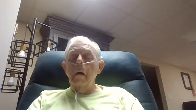 Snapshot of bootlegmanz chatting on 06-07-26, 02:54 bootlegmanz online show from 06-07-26, 02:54