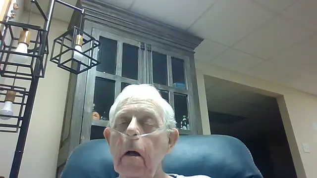 Snapshot of bootlegmanz chatting on 07-04-26, 05:30 bootlegmanz online show from 07-04-26, 05:30