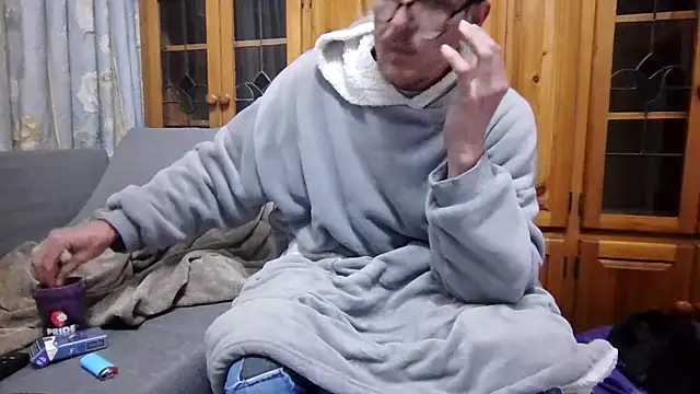 Snapshot of TheSouthernKing chatting on 05-25-26, 09:54 TheSouthernKing online show from 05-25-26, 09:54