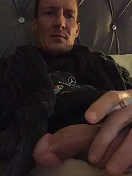 Snapshot of TheSouthernKing chatting on 07-15-26, 04:51 TheSouthernKing online show from 07-15-26, 04:51