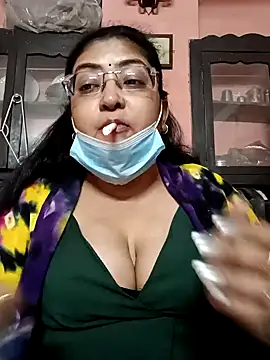 LAVERNIYA  online show from 01-12-25, 06:49