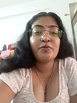 LAVERNIYA  online show from 10-12-25, 09:41