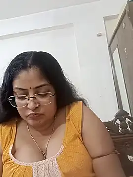 LAVERNIYA  online show from 10-18-25, 12:06