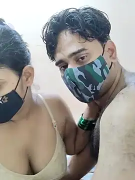 Snapshot of IND_COUPLE1 chatting on 01-04-25, 04:23 IND COUPLE1 online show from 01-04-25, 04:23