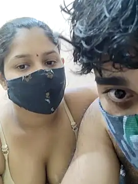 Snapshot of IND_COUPLE1 chatting on 01-04-25, 02:04 IND COUPLE1 online show from 01-04-25, 02:04