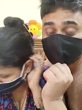 Snapshot of IND_COUPLE1 chatting on 02-12-25, 06:19 IND COUPLE1 online show from 02-12-25, 06:19