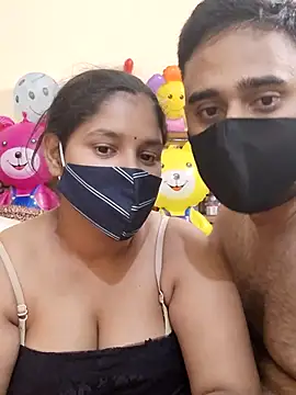 Snapshot of IND_COUPLE1 chatting on 02-24-25, 06:47 IND COUPLE1 online show from 02-24-25, 06:47