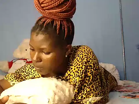 TrishaKalid online show from 12-18-25, 09:10