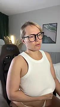 Snapshot of Charming_Daphny chatting on 06-28-26, 07:47 Charming Daphny online show from 06-28-26, 07:47