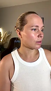 Snapshot of Charming_Daphny chatting on 07-15-26, 07:13 Charming Daphny online show from 07-15-26, 07:13