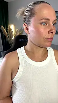 Snapshot of Charming_Daphny chatting on 07-16-26, 11:05 Charming Daphny online show from 07-16-26, 11:05