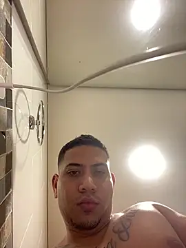 Snapshot of Juanes432 chatting on 02-15-26, 05:59 Juanes432 online show from 02-15-26, 05:59