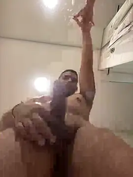 Snapshot of Juanes432 chatting on 02-16-26, 04:47 Juanes432 online show from 02-16-26, 04:47