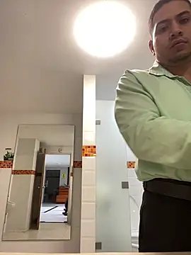 Snapshot of Juanes432 chatting on 02-19-26, 08:05 Juanes432 online show from 02-19-26, 08:05