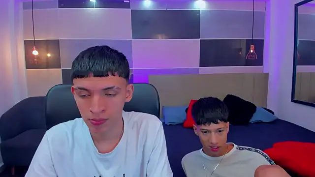 Snapshot of Juan_Nd_Steven chatting on 12-28-24, 04:19 Juan Nd Steven online show from 12-28-24, 04:19