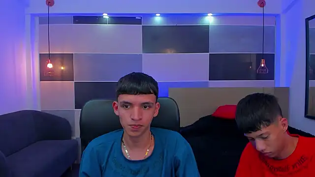 Snapshot of Juan_Nd_Steven chatting on 02-15-25, 11:39 Juan Nd Steven online show from 02-15-25, 11:39