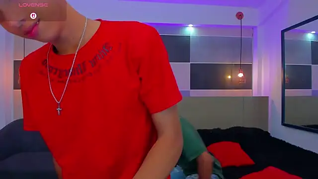 Snapshot of Juan_Nd_Steven chatting on 03-15-25, 07:42 Juan Nd Steven online show from 03-15-25, 07:42