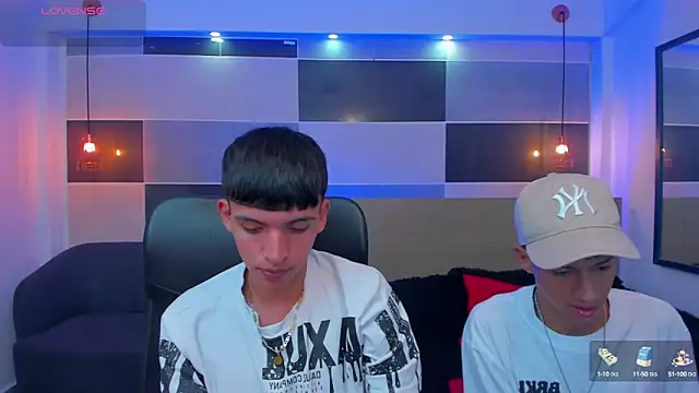 Snapshot of Juan_Nd_Steven chatting on 03-16-25, 12:33 Juan Nd Steven online show from 03-16-25, 12:33