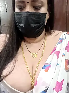 Snapshot of ashikaa_r chatting on 01-17-25, 03:32 ashikaa r online show from 01-17-25, 03:32