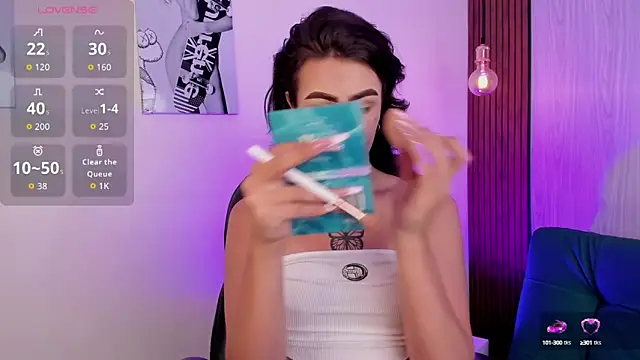 Snapshot of miah_connor chatting on 10-23-25, 08:40 miah connor online show from 10-23-25, 08:40