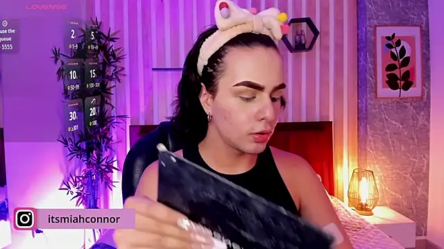 Snapshot of miah_connor chatting on 11-16-25, 07:41 miah connor online show from 11-16-25, 07:41