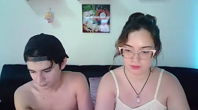 Snapshot of AndrewAnndCherry chatting on 01-18-25, 01:19 AndrewAnndCherry online show from 01-18-25, 01:19