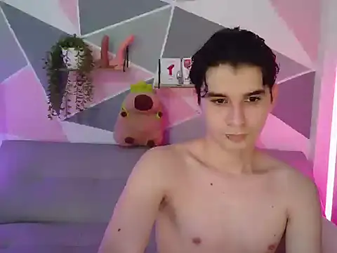 Snapshot of AndrewAnndCherry chatting on 09-23-25, 12:57 AndrewAnndCherry online show from 09-23-25, 12:57