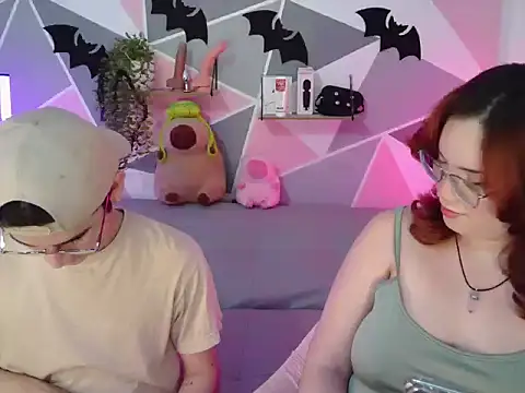 Snapshot of AndrewAnndCherry chatting on 10-14-25, 12:55 AndrewAnndCherry online show from 10-14-25, 12:55