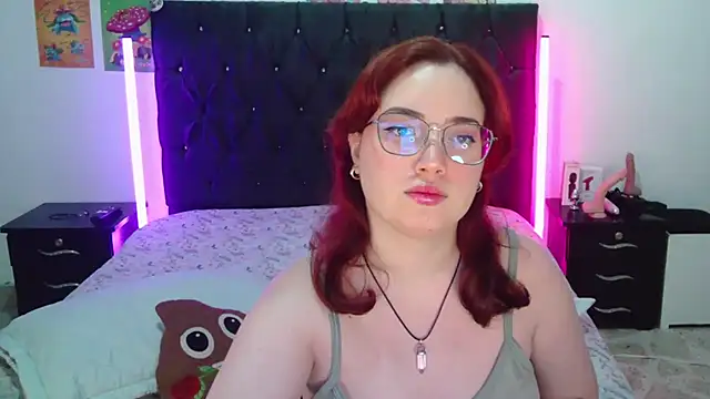 Snapshot of AndrewAnndCherry chatting on 11-04-25, 11:04 AndrewAnndCherry online show from 11-04-25, 11:04