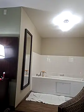 mcv131985 online show from 11-29-25, 03:09