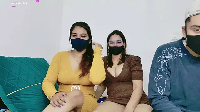 Snapshot of RupaliDixit chatting on 10-10-25, 05:23 RupaliDixit online show from 10-10-25, 05:23