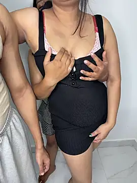 Snapshot of RupaliDixit chatting on 11-30-25, 04:55 RupaliDixit online show from 11-30-25, 04:55