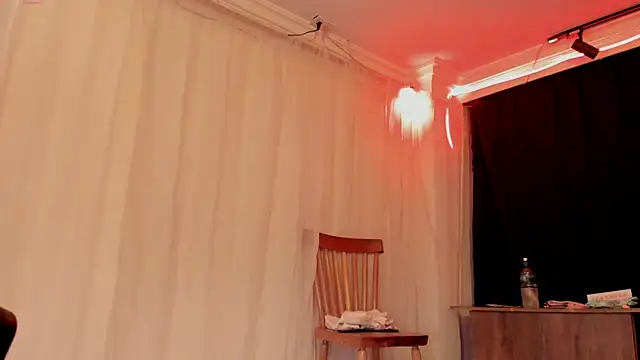 MiaKnox online show from 07-15-26, 12:05