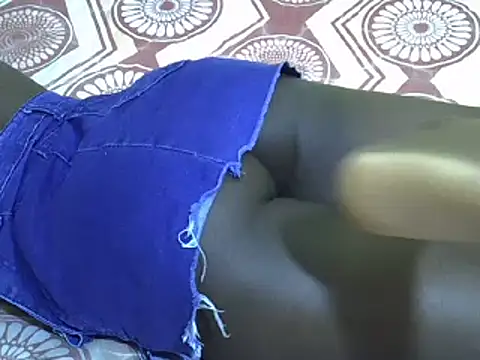 queenbarbie1 online show from 02-18-25, 10:38