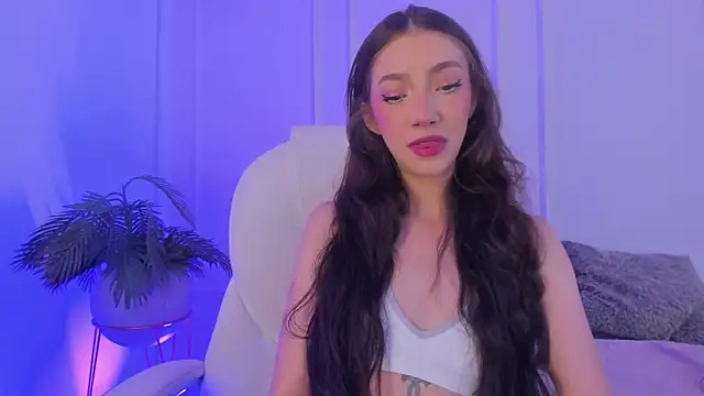 Snapshot of Mariapettit chatting on 03-06-25, 12:52 Mariapettit online show from 03-06-25, 12:52