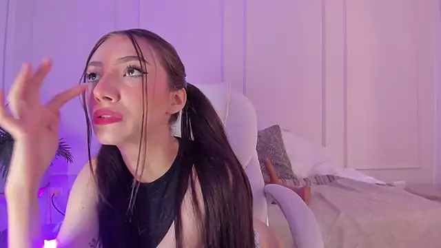 Snapshot of Mariapettit chatting on 03-11-25, 12:28 Mariapettit online show from 03-11-25, 12:28