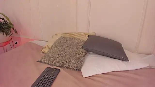 Mariapettit online show from 03-31-26, 01:00