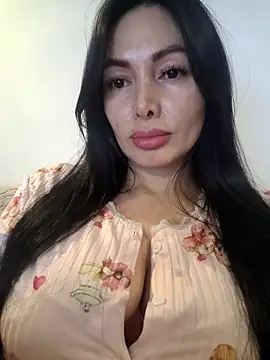 Snapshot of _monicab chatting on 06-11-26, 01:49 monicab online show from 06-11-26, 01:49