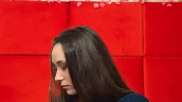 Snapshot of AliceMunro chatting on 02-12-25, 10:04 AliceMunro online show from 02-12-25, 10:04