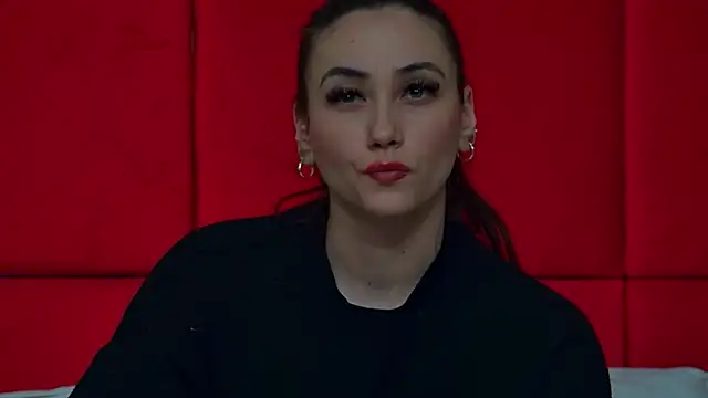 Snapshot of AliceMunro chatting on 03-23-25, 02:48 AliceMunro online show from 03-23-25, 02:48