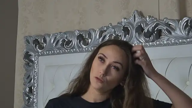 Snapshot of AliceMunro chatting on 09-23-25, 07:17 AliceMunro online show from 09-23-25, 07:17