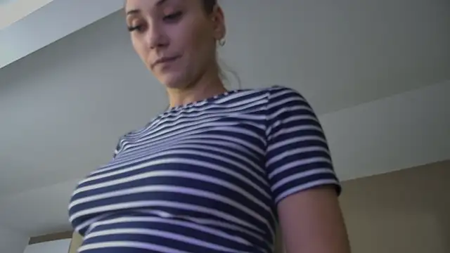 Snapshot of AliceMunro chatting on 09-24-25, 04:43 AliceMunro online show from 09-24-25, 04:43